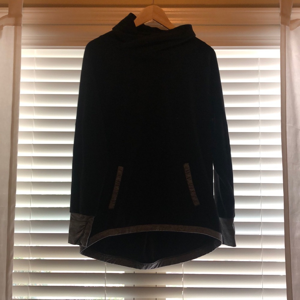 Old Navy Fleece Cowneck Sweatshirt
